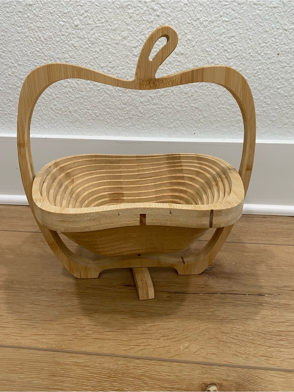 Bonnie & Pop Apple Shaped Collapsible Bamboo Fruit Basket Folding Bowl Trivet